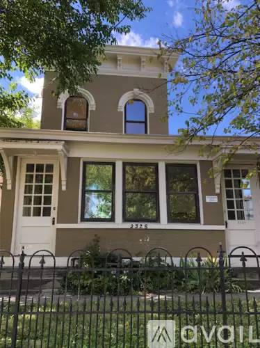 Main picture of 2325 W McMicken Ave