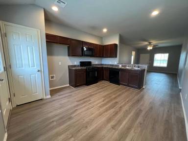 Main picture of 8413 SW 50th St