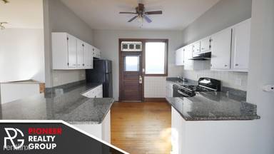 Main picture of 2835 N Ashland Ave