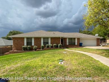 Main picture of 430 Meadow Ridge Dr