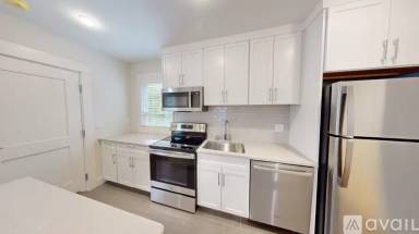 Main picture of 208 Banks St