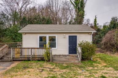 Main picture of 4909 Beatties Ford Rd