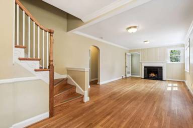 Main picture of 5203 Elsmere Ave