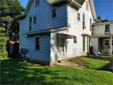 Main picture of 445 E Jackson St