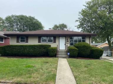 Main picture of 18513 Oakwood Ave