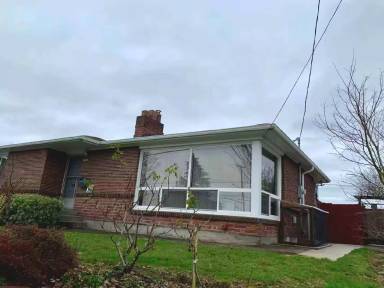 Main picture of 5444 Beacon Ave S