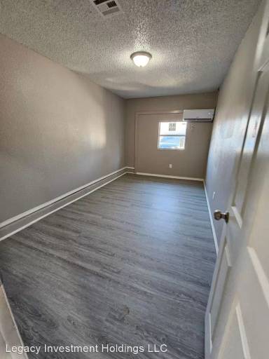 Main picture of 2516 SE 48th St