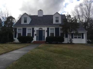 Main picture of 802 S Main St