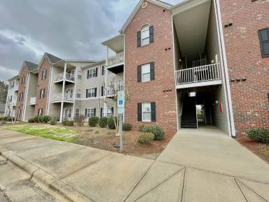 Main picture of 621 Marshtree Ln
