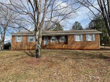 Main picture of 3931 S Providence Rd