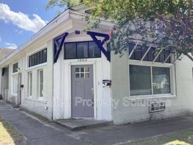 Main picture of 1002 S 4th St