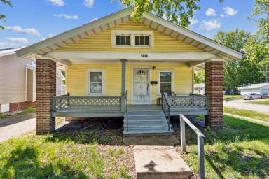 Main picture of 2109 E Prairie St