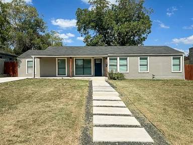 Main picture of 211 Beverly Dr