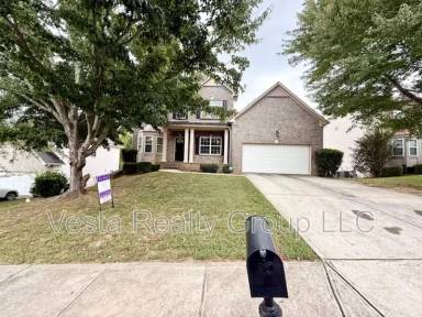Main picture of 605 Applegate Ln