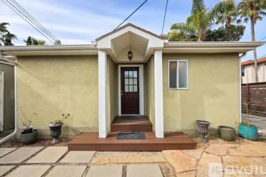 Main picture of 3896 Harney St
