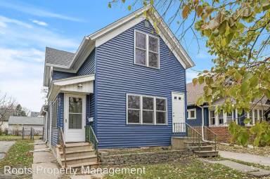 Main picture of 429 Bay St