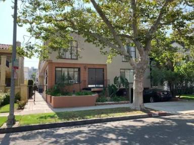 Main picture of 423 S Maple Dr