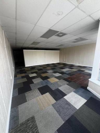 Main picture of 200 E Maple St