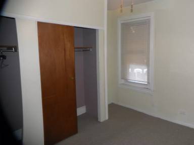 Main picture of 2208 N Cleveland St