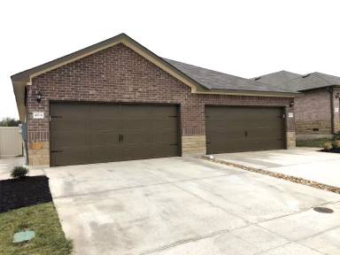 Main picture of 411 Jack Rabbit Ln