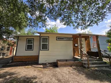 Main picture of 1338 W Elsmere Pl