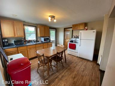 Main picture of 115 E Lincoln Ave