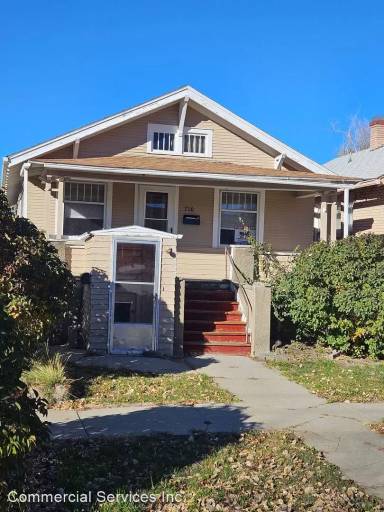 Main picture of 710 E 3rd St