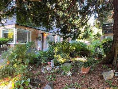 Main picture of 9157B 45th Ave SW