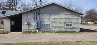 Main picture of 901 S Sergeant Ave