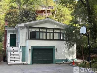 Main picture of 2 Shady Ln
