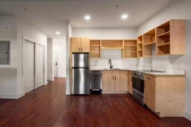 Main picture of 131 W Elder St