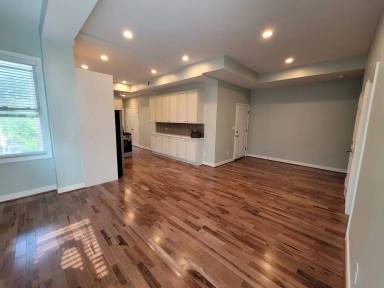 Main picture of 2901 N Calvert St