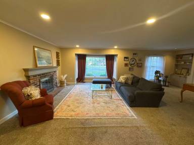 Main picture of 221 Wedgewood Pl