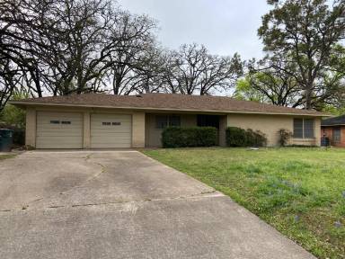 Main picture of 315 Tee Dr