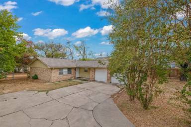 Main picture of 1313 Leacrest Dr