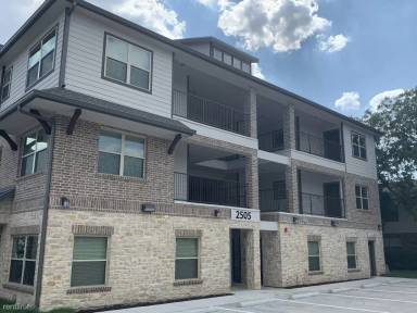 Main picture of Live Oak Apartments of Denton