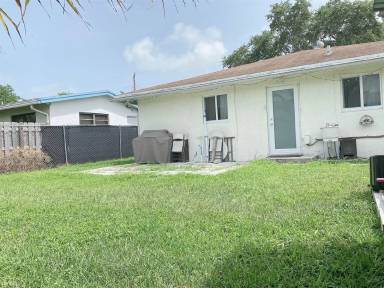 Main picture of 825 SW 6th St
