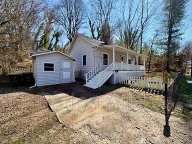 Main picture of 42 6th St