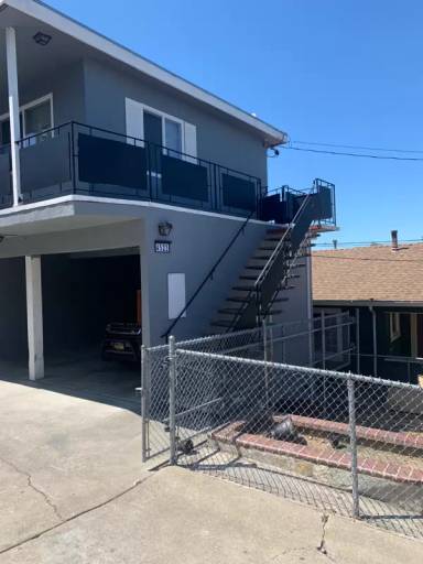 Main picture of 4523 Thompson St