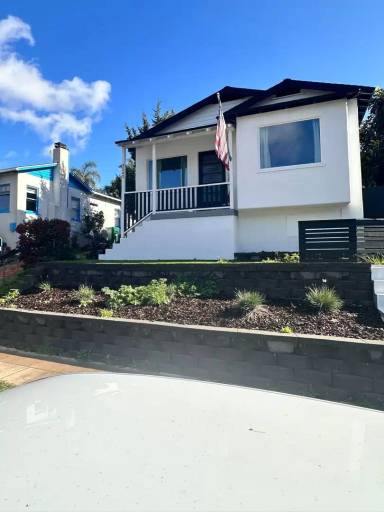 Main picture of 3542 Poe St