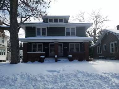 Main picture of 921 W Mishawaka Ave