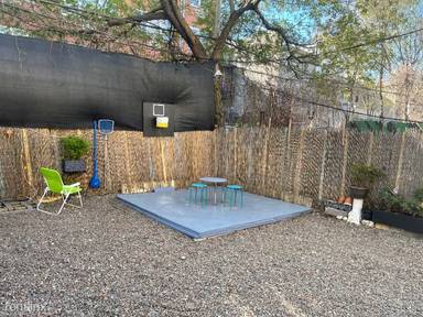 Main picture of 130 Woodbine St