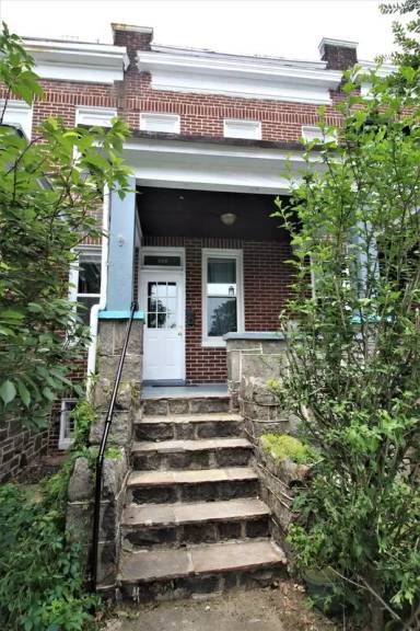 Main picture of 328 W 30th St