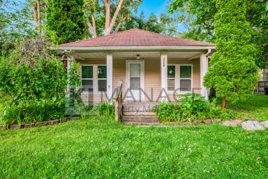 Main picture of 18520 Foch St