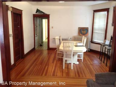 Main picture of 448 Yates St