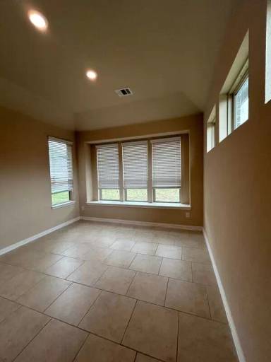 Main picture of 2803 Sueno Pt