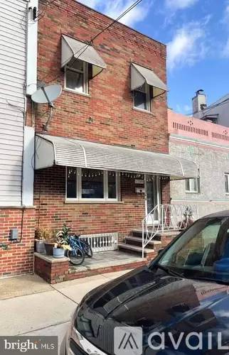 Main picture of 1109 W Moyamensing Ave