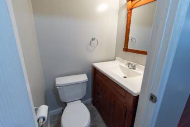 Main picture of 915 Penn St