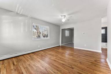 Main picture of 1208 Zephyr St