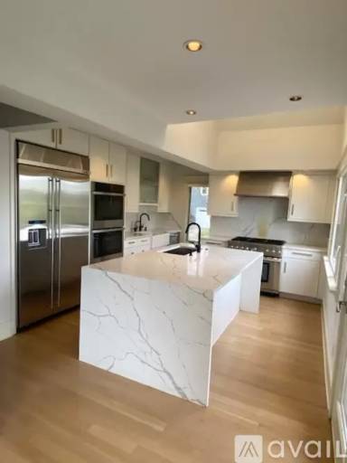 Main picture of 5556 35th Ave NE